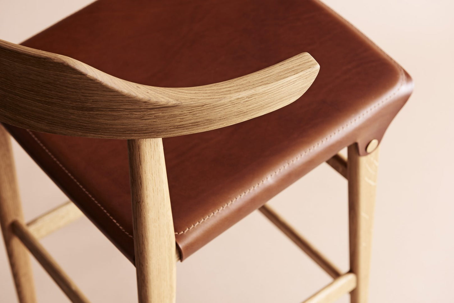Hedda Barstool