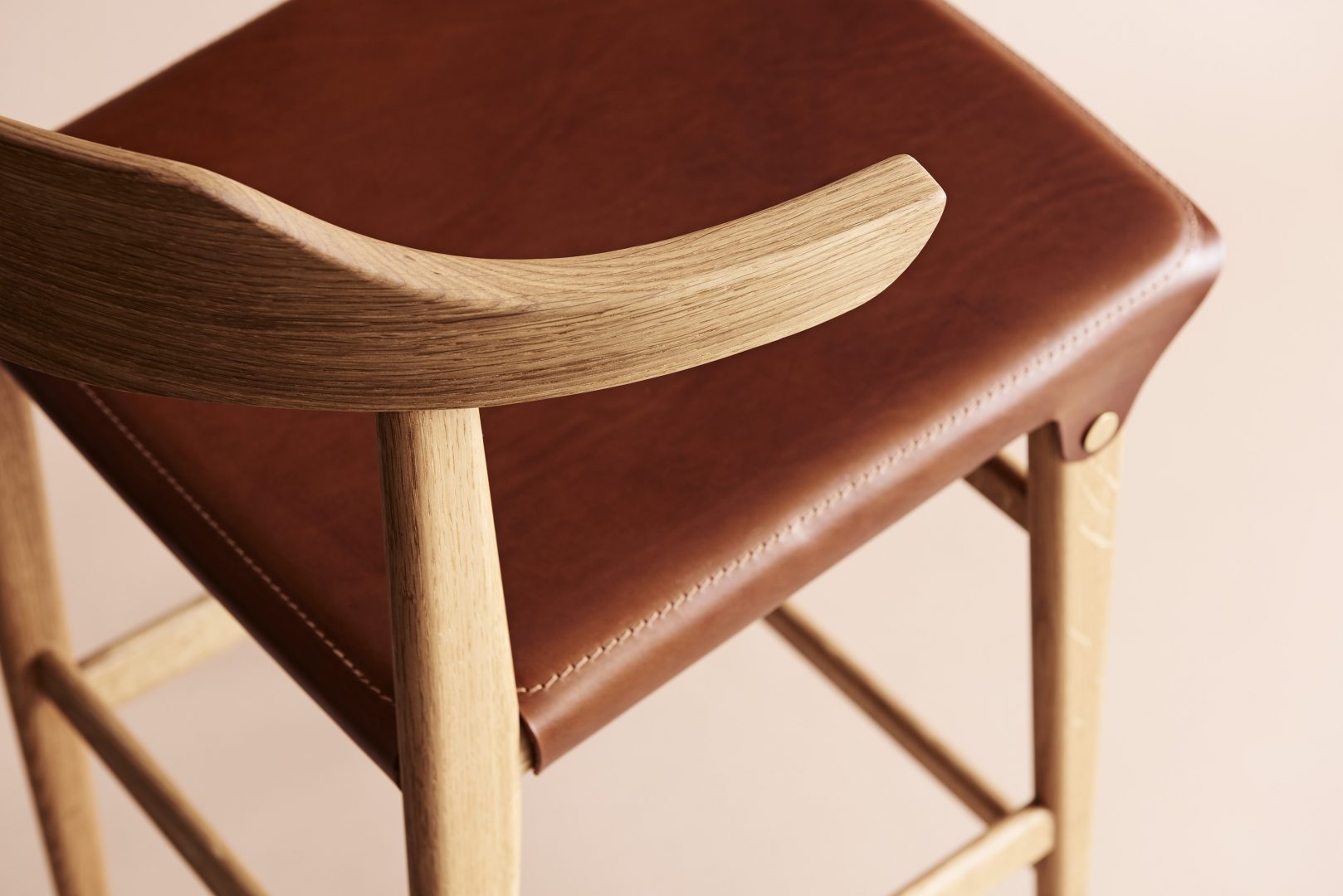 Hedda Barstool